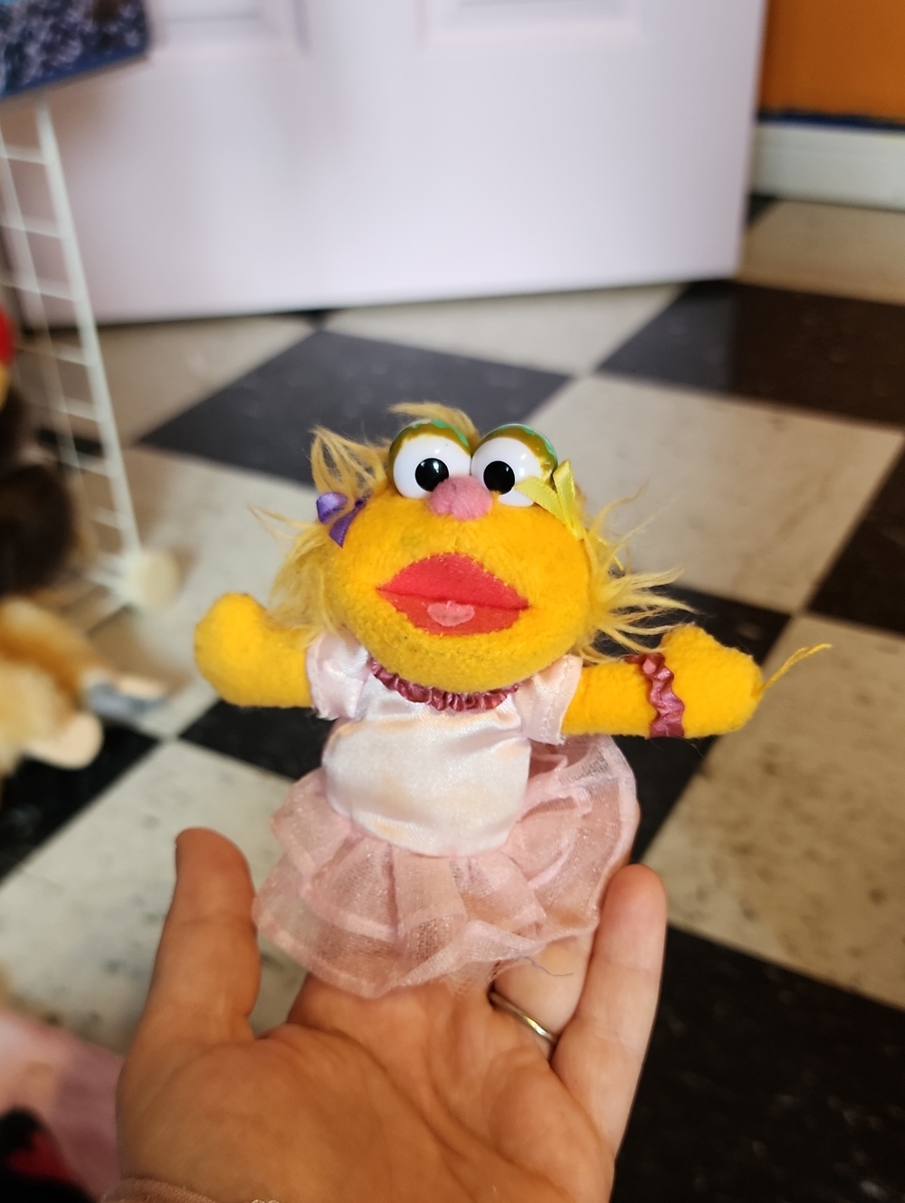 Sesame Street Zoe Finger Puppet Vintage 2003
